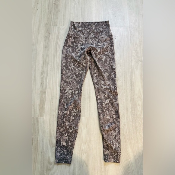 Lululemon Align High-Rise Pant 28” – Hideaway Camo Lunar Rock Multi – Size 4 - Picture 4 of 7
